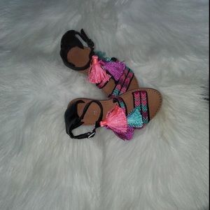 Girl’s PLACE tassel Sandler size 11 EUC